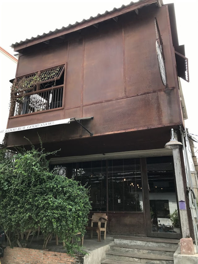 I’m Homeless Bar & Grill, Western Comfort with Rock & Ribs in Hat Yai