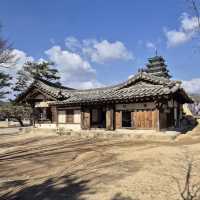 Solo Time Travel at the National Folk Museum of Korea** 🕰️🏯