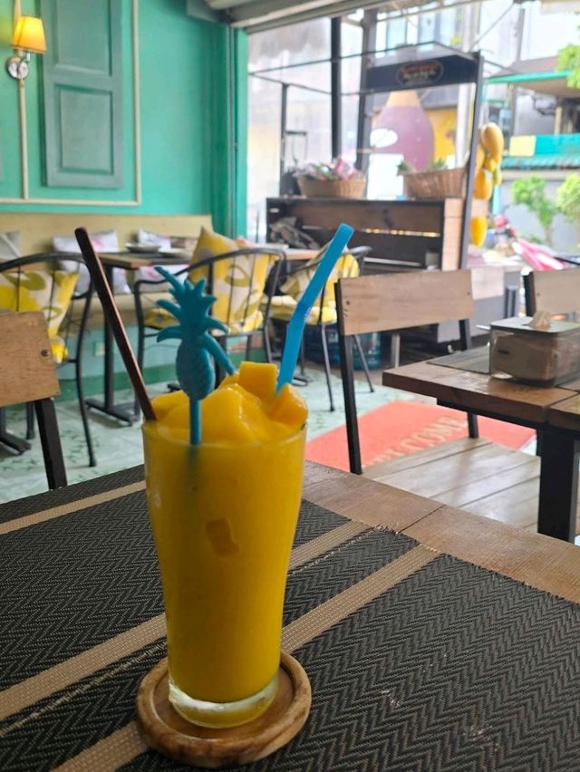 🍹: Happy Mango Thai Restaurants ร้านวังเวียง ลาว