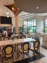 🏡✨ “เรือนทิพย์ กระบี่” — ร้านอาหารไทย–ใต้ 