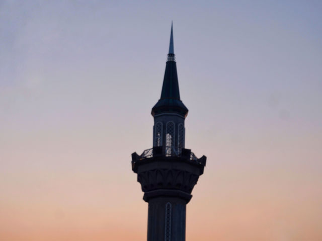 Masjid Sultan Abdul Samad KLIA – A Serene Stop Near the Skies