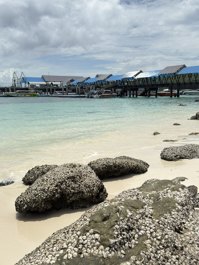 🌊มุมถ่ายรูปเกาะล้านน้ำใส หาดทรายขาวมาก  