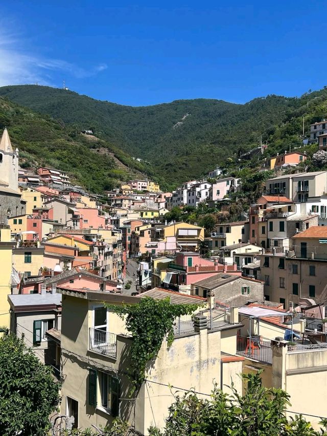 Colorful Dreams and Coastal Vibes in Cinque Terre