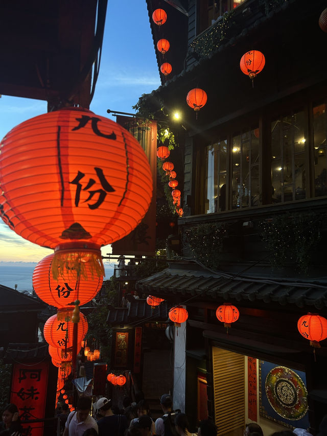 千と千尋の世界に浸る、九份の夕暮れ
