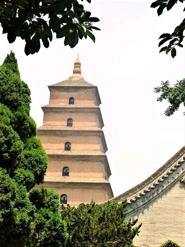 “Yixing Pagoda: The Timeless Sentinel of the Lake”