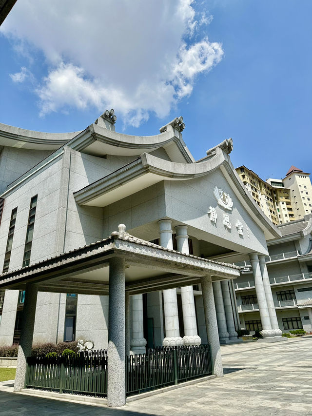 🕊️ Where Peace Finds Form: A Quiet Moment at Kuala Lumpur Tzu-Chi Jing Si Hall
