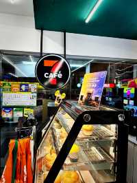 コンビニ以上、カフェ未満？7CAFÉで過ごす新感覚クチャイ・マジュ旅！