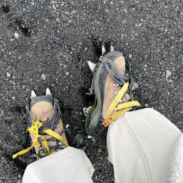 冰島冰川徒步：走進冰與火的異世界
