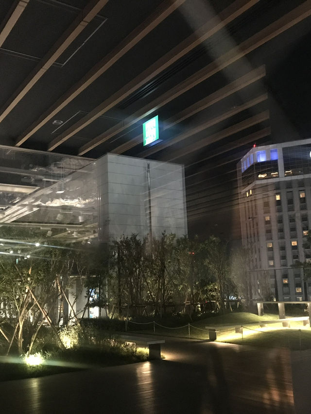 🍻🎬🧥【横浜NeWomanで大人の週末】クラフトビールで乾杯して、映画館でひととき。秋冬はモンクレールで決まり！