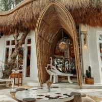 รีวิว Cave Beach Club – ร้านชิลริมทะเล