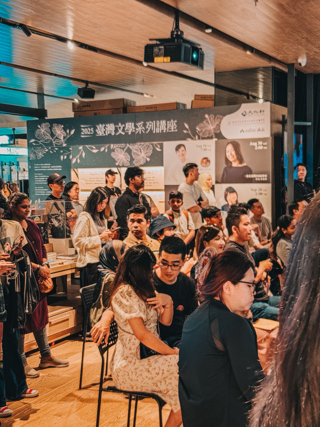 Where Stories, Lifestyle, and Inspiration Meet – Eslite Bookstore