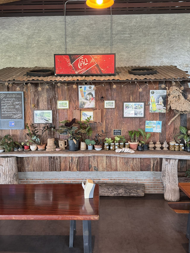 ร้านอาหารวิวดีที่อำเภอไทรโยค