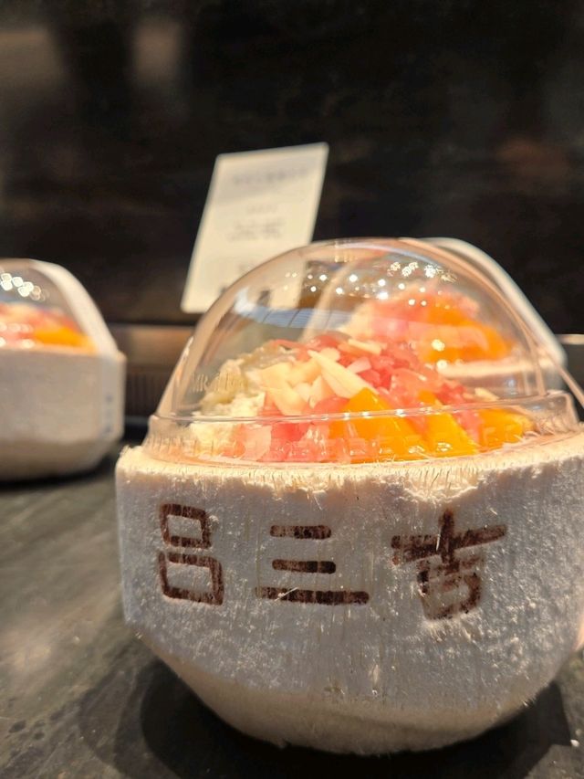 暗黑系裝潢甜品店新體驗