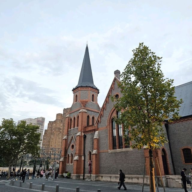 Shanghai Weekend Vibes: Neon Nights, Dreamy Eats & Disney Magic ⭐️🏮 Shanghai Weekend Vibes: Neon Nights, Dreamy Eats & Disney Magic ⭐️🏮