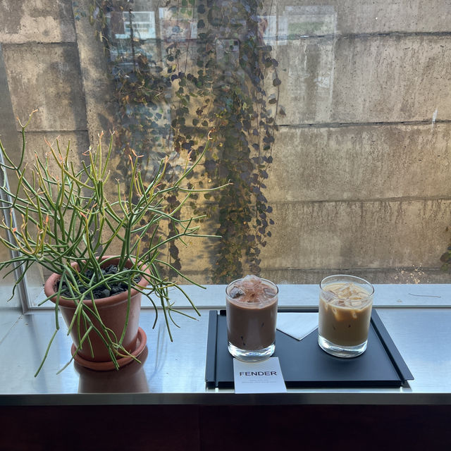 성안길 대표 느좋카페 펜더(FENDER) ☕️