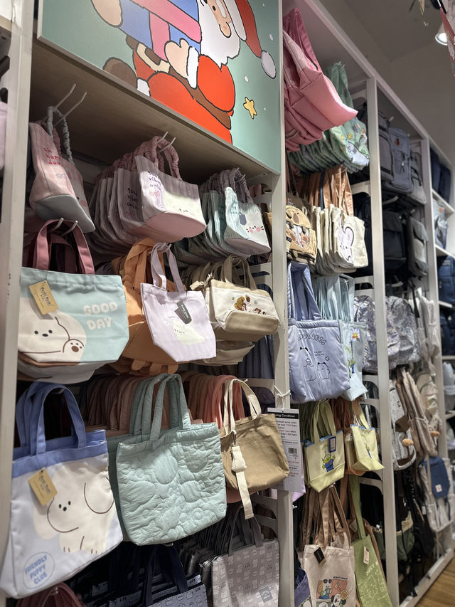 🎄🎀 “Moshi Moshi at Platinum Mall — Big, Colorful & Super Affordable!” 🛍️✨