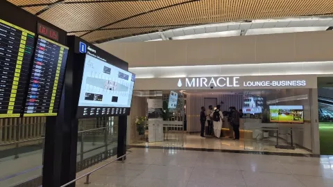 ✈️✨ Lepaskan diri dari hiruk pikuk! Bersantailah di Miracle Lounge sebelum penerbangan Anda. — traveler post in Bugibba