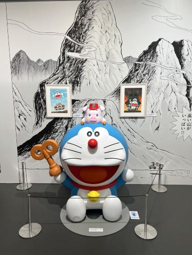🇯🇵 100% ドラえもんマンガワールド展「EX STUDIO7」📚 | Trip.com 東京