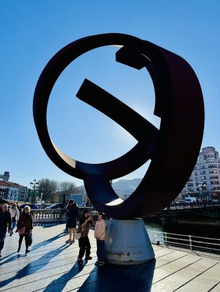 🇪🇸 Enjoy a riverside stroll through Bilbao 🛶 Castaños industrial historic district 🏘️