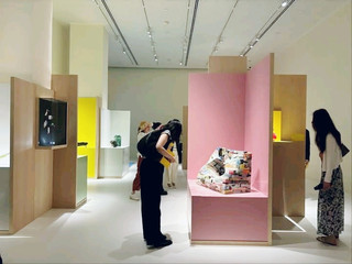 #localrules  

Singapore for Art Fans! 🎨🇸🇬 Get ready to be swept up in some serious art vibes at the iconic National Gallery Singapore—it’s a must for design, history, and creative inspo. The coolest? It’s in an old Supreme Court/City Hall building, so you get epic architecture and contemporary art in one go.

Must-See: National Gallery Singapore 
Address: #01  – 01, 1 St Andrew's Rd, Singapore 178957  
Open: 10:00–19:00 (last entry 18:30)  
Admission: SGD 95.00  

Insider tips:  
Go early in the day to avoid crowds—especially with popular exhibitions! There are free public tours, so check times at the info desk for deeper understanding. The rooftop sculpture garden is a must for both art and panoramic city views. After exploring galleries, grab a coffee at Aura (their rooftop café) for great drinks and the ultimate Singapore skyline selfie.

Getting Around 🚝:  
Take the MRT to City Hall or Esplanade—both stations are a super easy walk to the gallery.

Foodie Rec:  
If you want local flavors post-gallery, stroll over to Funan mall or Raffles City for affordable Hawker-style eats (try Hainanese chicken rice!).

Travel Tips:  
Singapore is cashless-friendly; have a credit/debit card ready, or use a local mobile wallet for tickets and snacks. Remember, museums can get chilly with air-con, so bring a light jacket!

#SingaporeArts  #NationalGallerySG  #ArtTravel  #SoutheastAsia  #Tripdotcom 