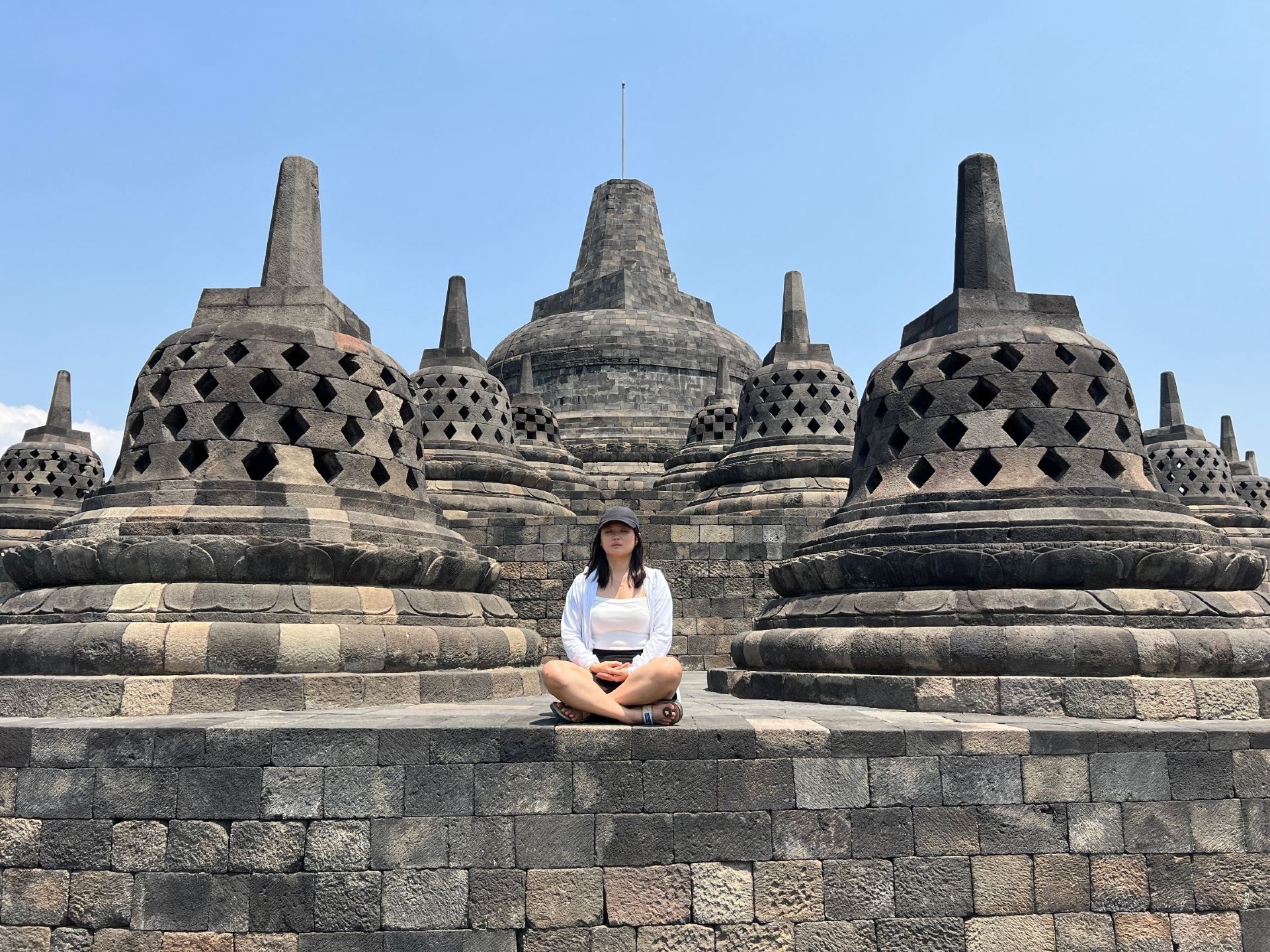 [Yogyakarta, Indonesia] A World Wonder Underrated Despite Its Fame! Borobudur: Time-Traveling Captures of My Wife!