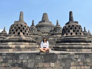 [Yogyakarta, Indonesia] A World Wonder Underrated Despite Its Fame! Borobudur: Time-Traveling Captures of My Wife!