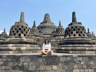 [Yogyakarta, Indonesia] A World Wonder Underrated Despite Its Fame! Borobudur: Time-Traveling Captures of My Wife!