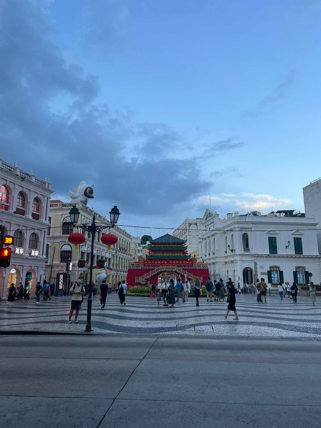 Vibrant Macau: Fusion of East and West
