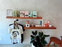 Vancouver에서 나름 유명한 핫한 카페 Slo coffee”