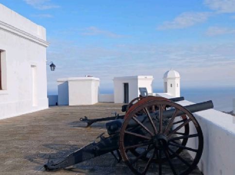 A great spot to enjoy panoramic city views from the hills 🌤️