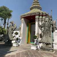 fantastic Wat Phra Chetuphon Temple 