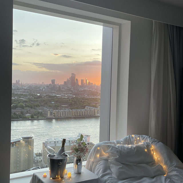 Sunset room with a view! Novotel London🌆