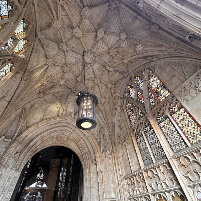  A trip to Gloucester Cathedral 