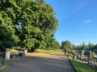Italian Gardens: A Tranquil Oasis in London 🌸⛲ 