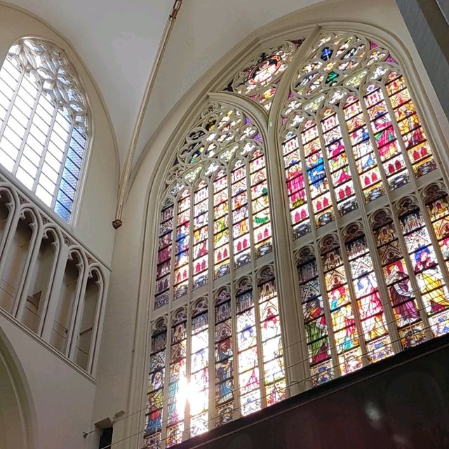 Majestic Moments: Discovering the Splendor of Sint-Salvatorskathedraal in Bruges!