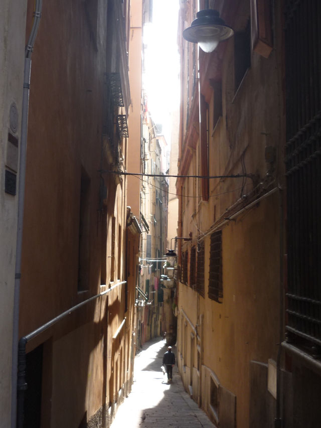 Genoa: Narrow Streets and Beautiful Churches