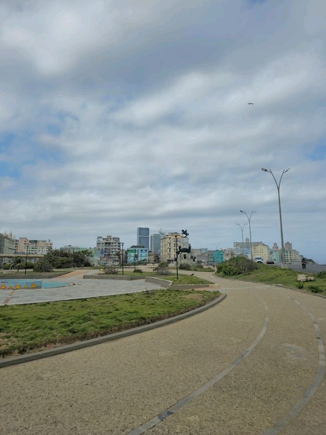 해외여행 쿠바 올드하바나의 광장 Parque Antonio Maceo