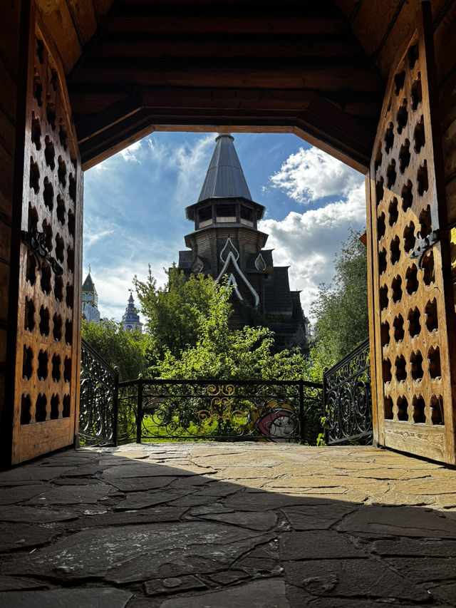  A Hidden Fairytale Gem in Moscow: 🏰 