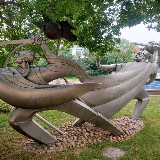 Qingdao, Nice statues