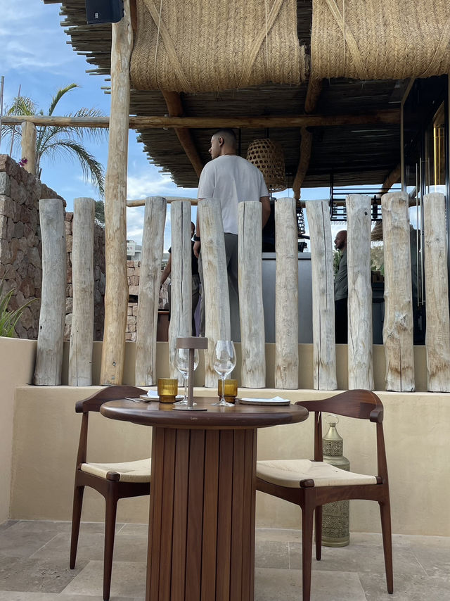 🍷 รีวิว Madunia Ibiza ทานอาหารท่ามกลางธรรมชาติ