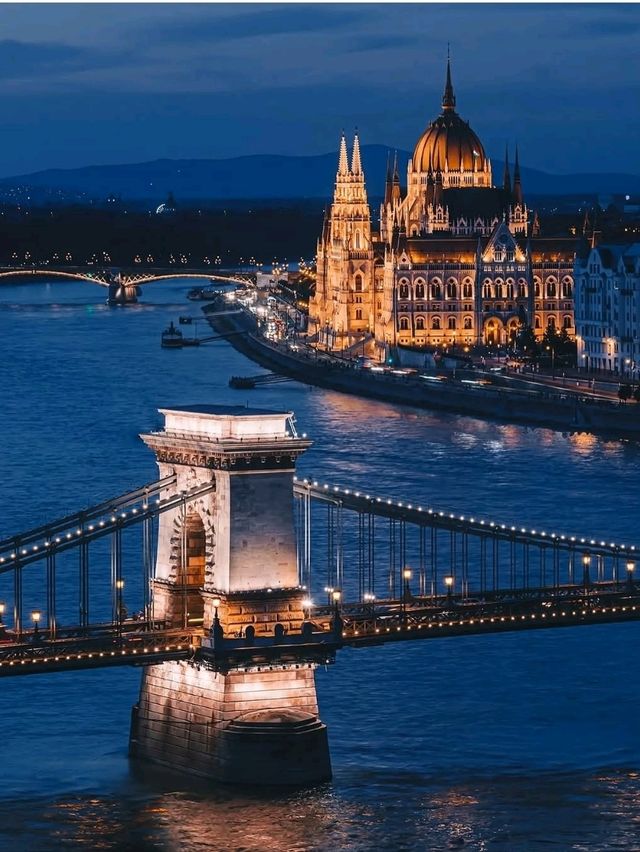 🌉👑 “Bridges, Baths & Baroque Dreams: A Royal Day in Budapest” 🇭🇺