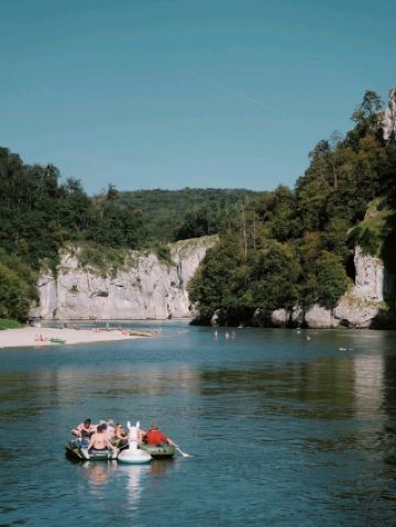 켈하임 - 자연, 역사 & 강의 매력