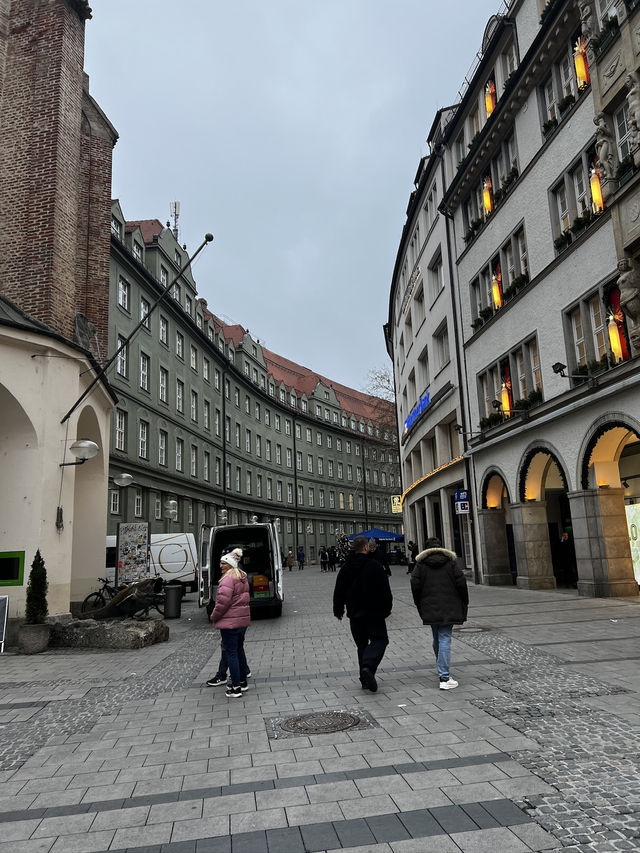 🌿🏰 Altes Kreuzviertel, München: Where Medieval Charm Meets Modern Grace 🏰🌿