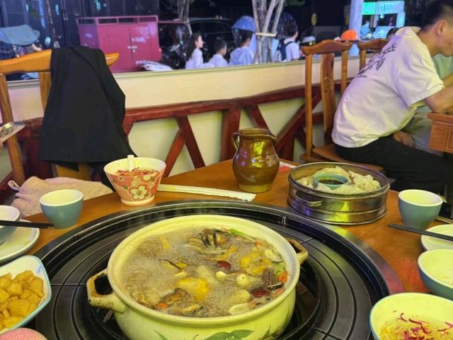 🌄 Dali Old Town & Flavors by Erhai Lake 🍲✨ 🌄 Dali Old Town & Flavors by Erhai Lake 🍲✨