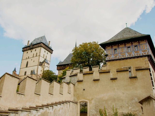 A Day Trip to Karlštejn Castle – Stepping into Czech Royal History