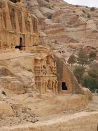 신의 그림자가 드리워진 루xor의 회랑 🇪🇬