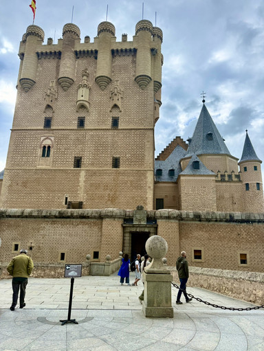 A Spring Visit to Segovia's Iconic Castle | Trip.com Segovia