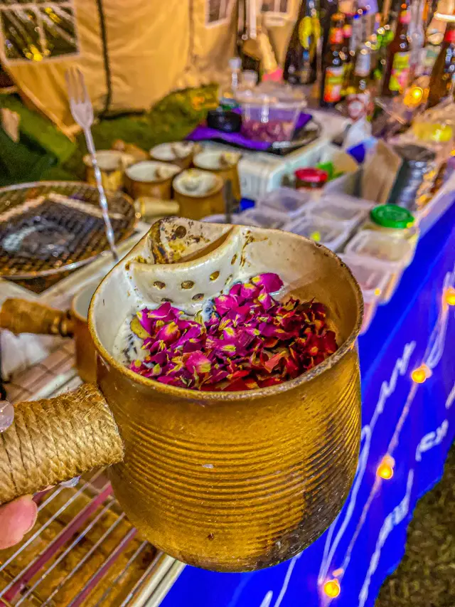 A market in Haigeng Park? Now we won't worry about food when we go out to play!