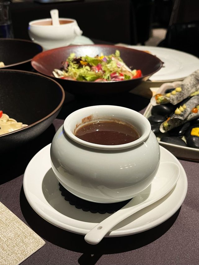 熟人带路先知嘅私房菜館