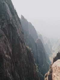 此時的黃山像一幅潑墨山水畫，你確定不來嗎